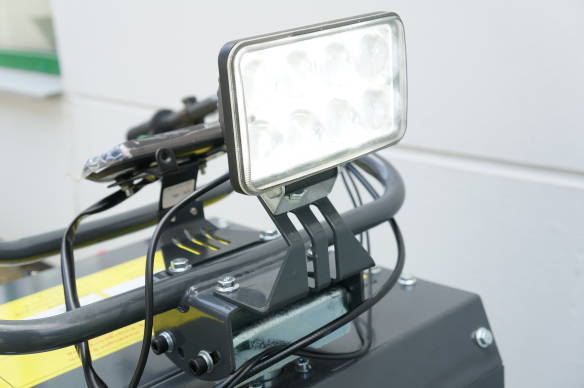 Delta-Competent 4x4 Allrad elektronischer Minidumper mit hydr. Kippfunktion Schubkarre Knickgelenkt 300kg