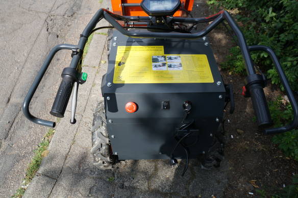 Delta-Competent 4x4 Allrad elektronischer Minidumper Schubkarre Knickgelenkt 300kg