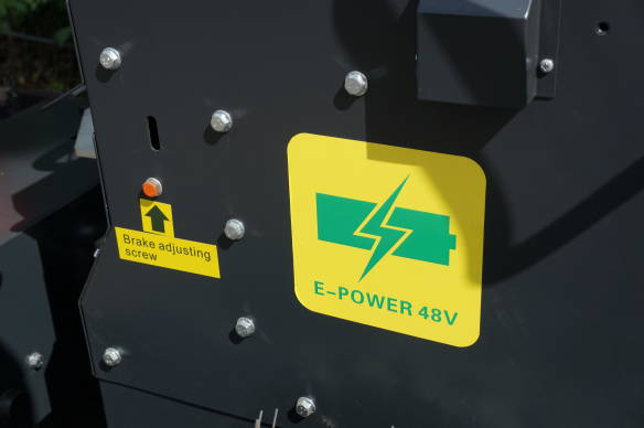 Delta-Competent 4x4 Allrad elektronischer Minidumper Schubkarre Knickgelenkt 300kg
