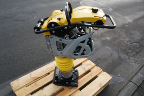MASTERPAC Masterpac Vibrationsstampfer PMR70HN mit Honda GXR120 Benzin